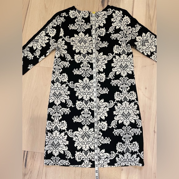 Everly Classic Black And White dress - Picture 5 of 10